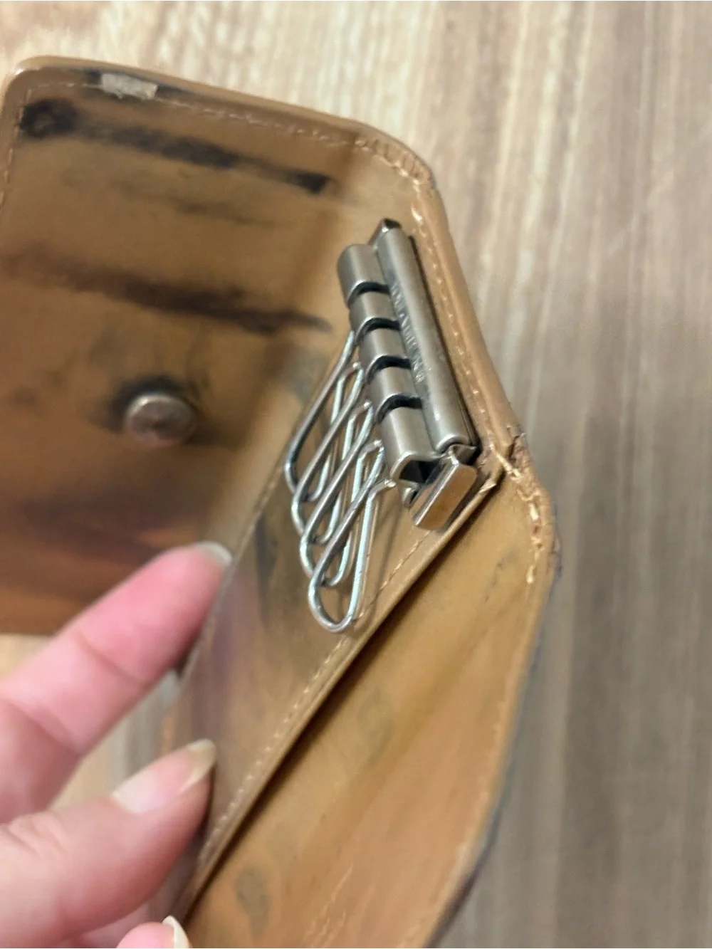 Authentic Louis Vuitton Monogram Vernis Key Holder